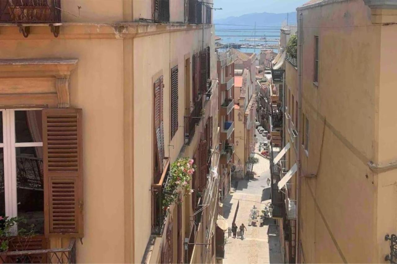 Appartamento Cagliari Centro Con Vista Sul Porto Kültér fotó