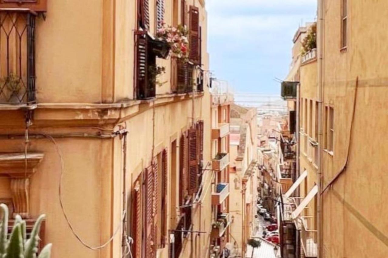 Appartamento Cagliari Centro Con Vista Sul Porto Kültér fotó